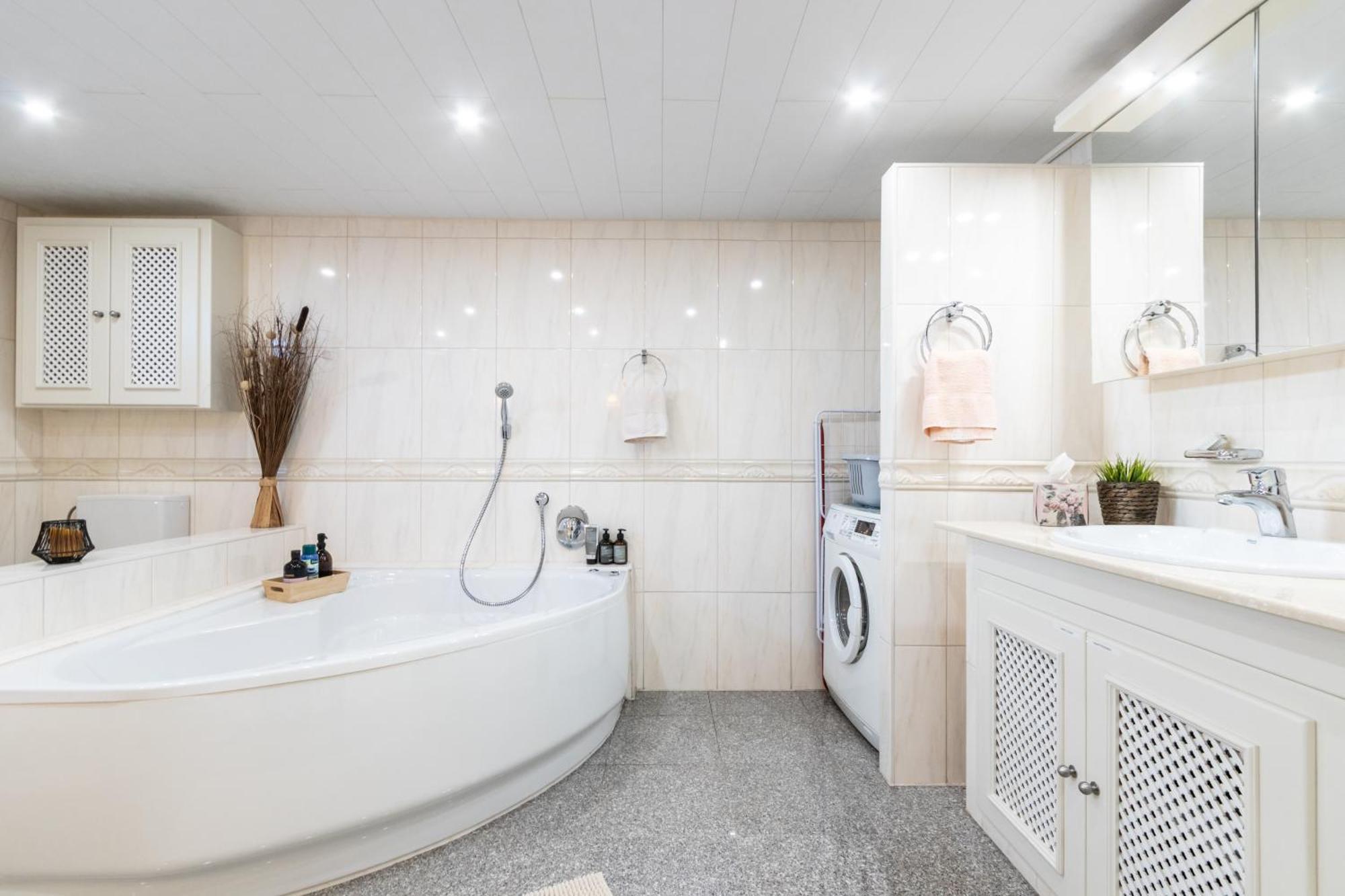 Eifelbergversteck Grosse Und Moderne Einliegerwohnung In 마이엔 외부 사진